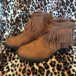 ❤️ Refresh - Brown Suede Leather Fringe Booties